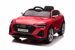 Elektrische kinderauto Audi E-tron Sportback 12V, rood, brede eenpersoonsstoel met 3-punts veiligheidsgordel, 2,4 GHz afstandsbediening, USB/AUX-aansluiting, vering, lithiumbatterij, LED-verlichting, 2 x 25W motor, ORIGINELE licentie