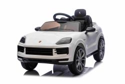 Voiture électrique pour enfants Porsche Cayenne 12V avec traction arrière – Licence officielle (siège unique), blanche, batterie lithium, siège large, essieux suspendus, télécommande 2,4 GHz, lecteur MP3 avec entrée USB/AUX, feux LED