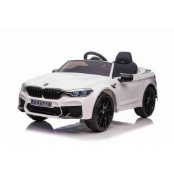 Voiture électrique pour enfants BMW M5, blanche, licence d'origine, alimentée par batterie 24 V, portes ouvrantes, télécommande 2,4 Ghz, roues souples en EVA, lumières LED, démarrage progressif, lecteur MP3 avec entrée USB