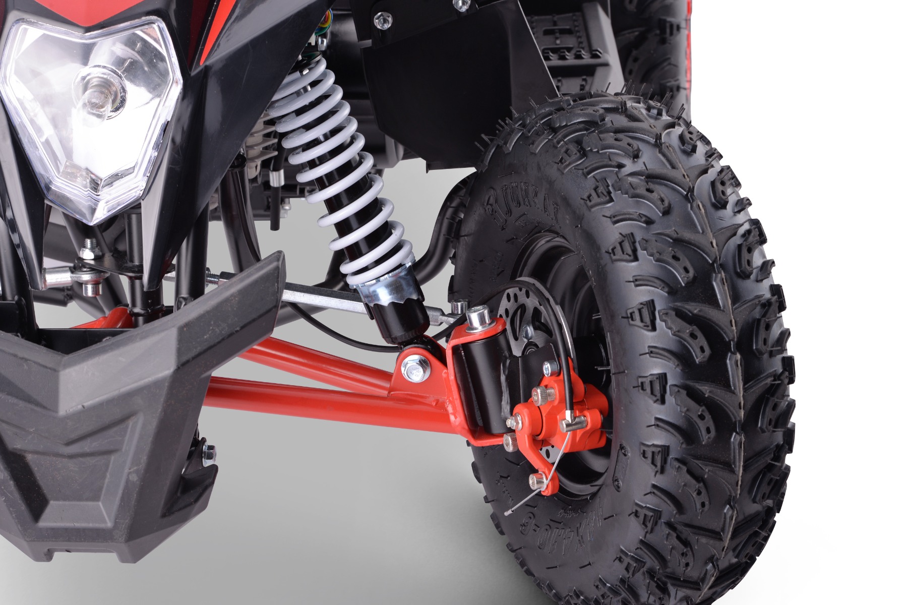 Suspension avec amortisseurs directs, freins à disque avec étriers sport